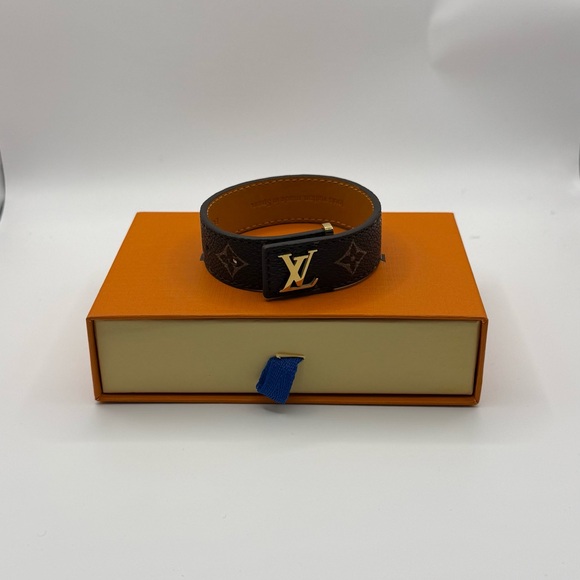 Louis Vuitton Other - Louis Vuitton LV Slim Bracelet Adjustable Size 21 Box Included